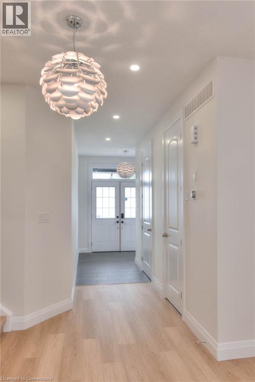 Photo 9 of 30 Mistywood Street, Kitchener ON