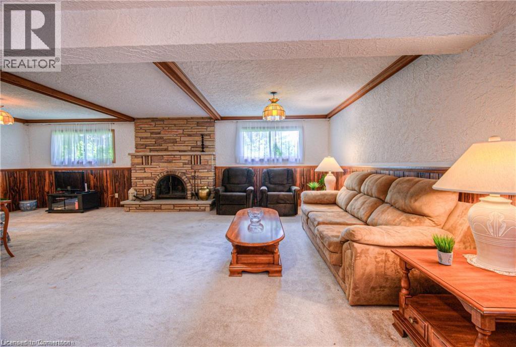 Photo 12 of 641 Black Oak Crescent, Waterloo ON