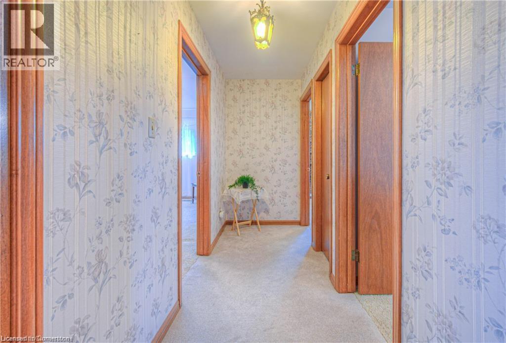 Photo 14 of 641 Black Oak Crescent, Waterloo ON