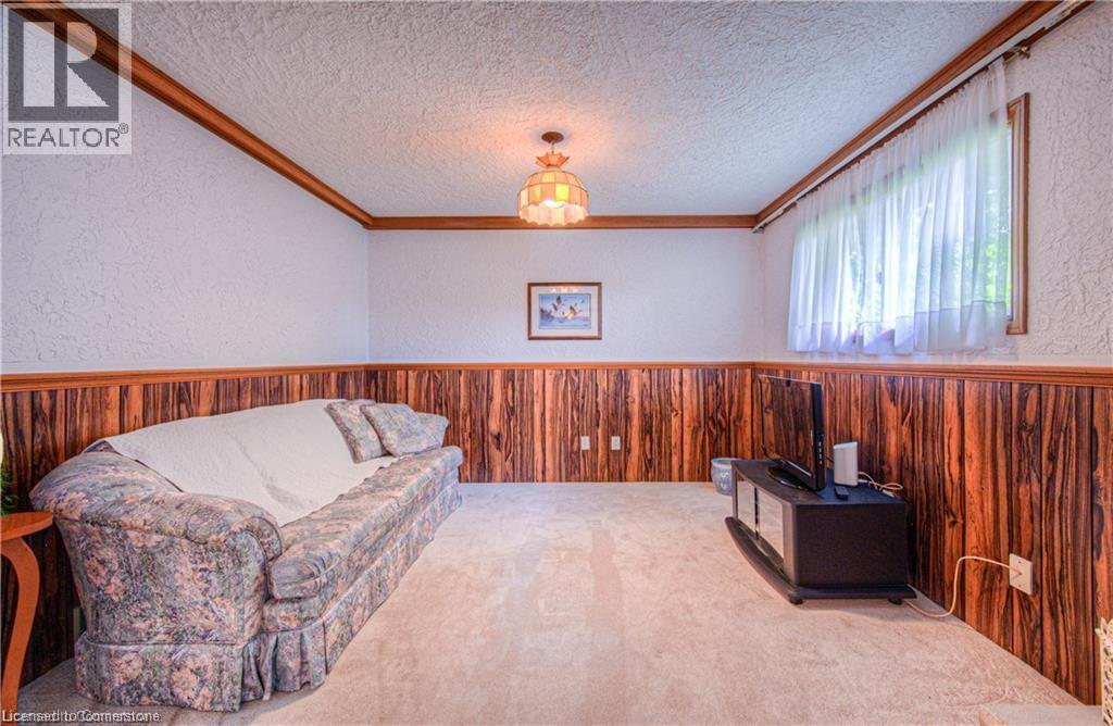 Photo 17 of 641 Black Oak Crescent, Waterloo ON
