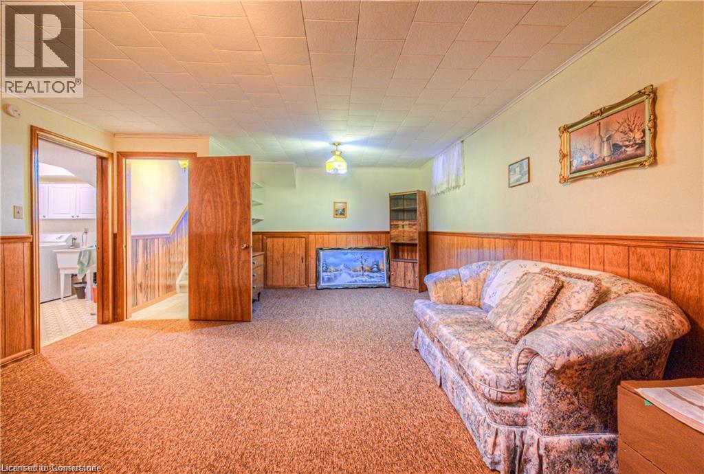 Photo 18 of 641 Black Oak Crescent, Waterloo ON