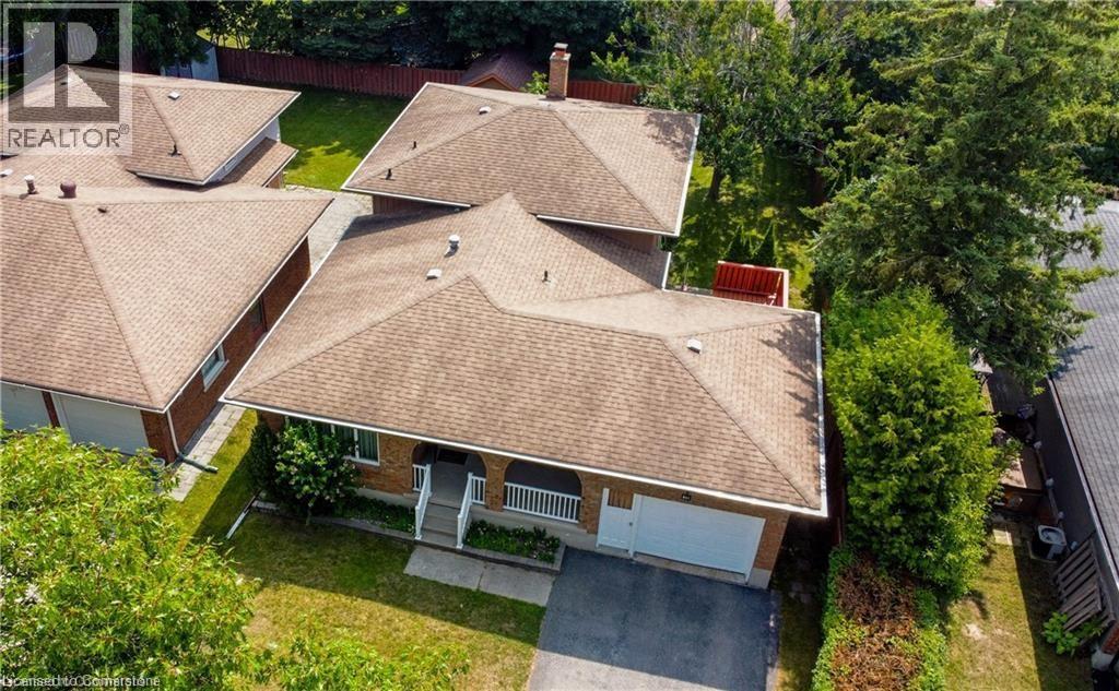 Photo 25 of 641 Black Oak Crescent, Waterloo ON