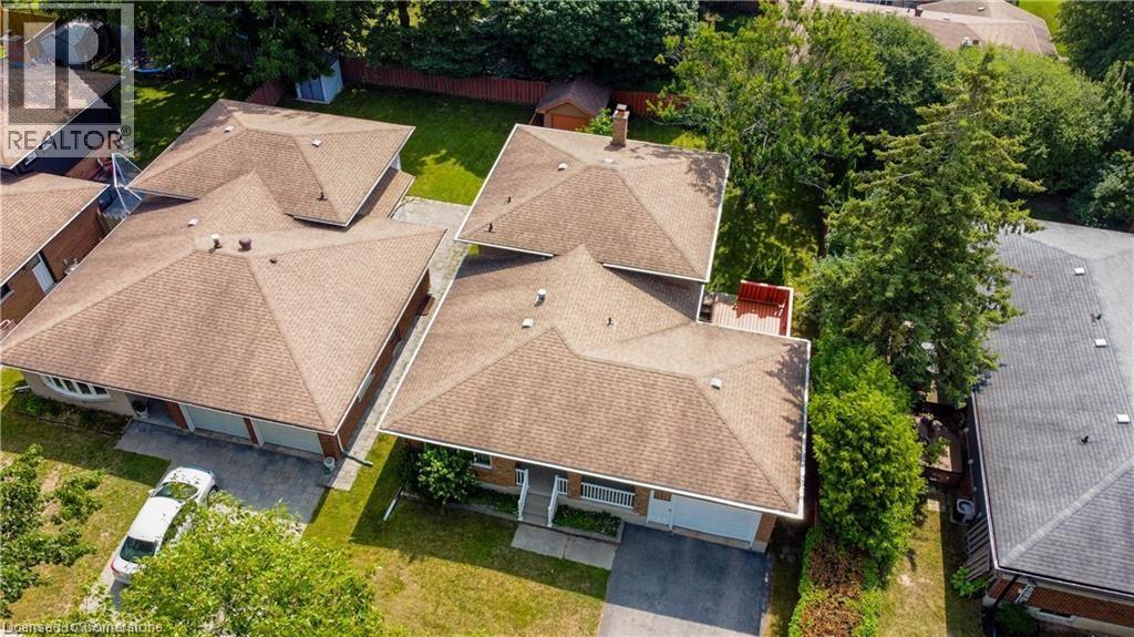Photo 26 of 641 Black Oak Crescent, Waterloo ON
