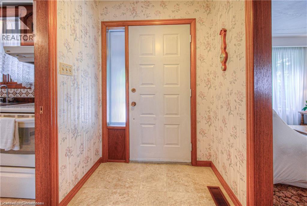 Photo 6 of 641 Black Oak Crescent, Waterloo ON