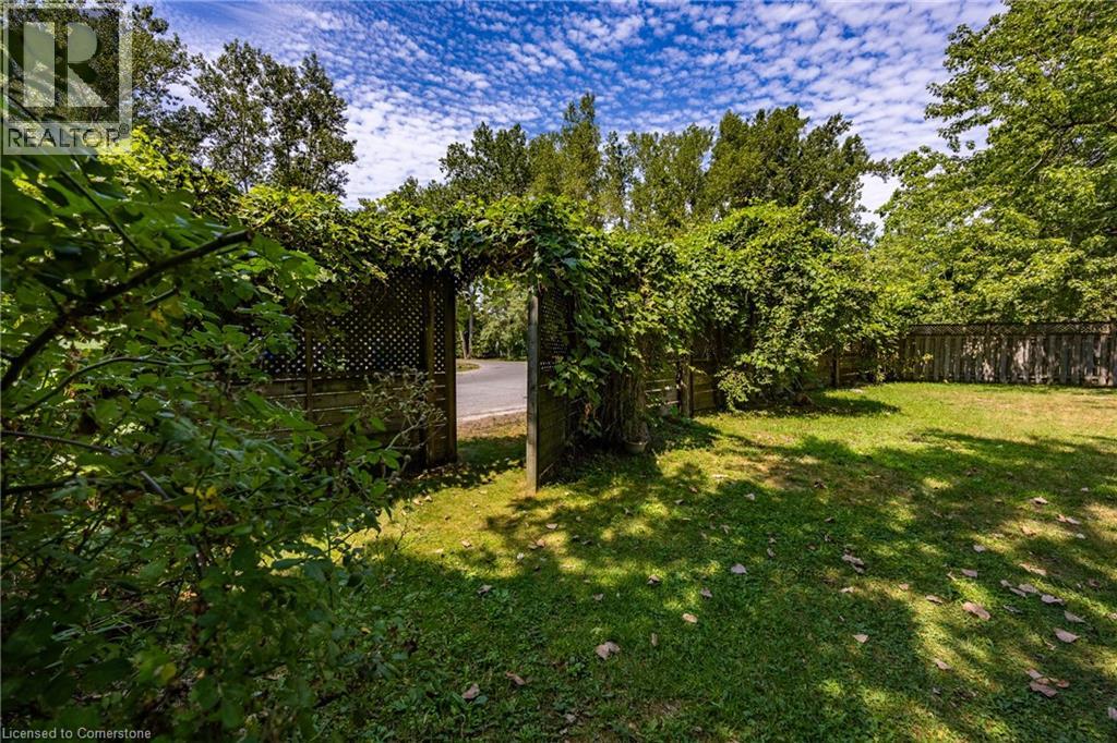 Photo 40 of 261 Erie Boulevard, Long Point ON