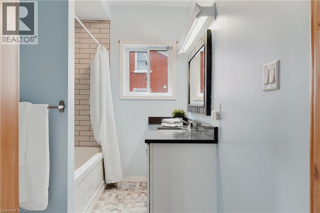 Photo 10 of 275 Clayton Street E, Listowel ON
