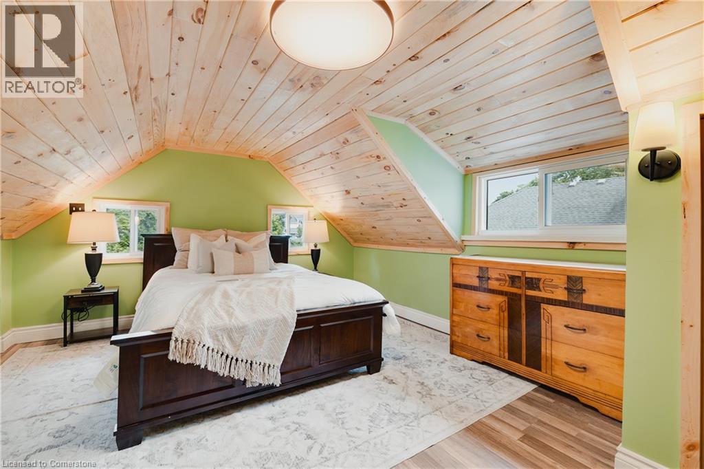 Photo 12 of 275 Clayton Street E, Listowel ON