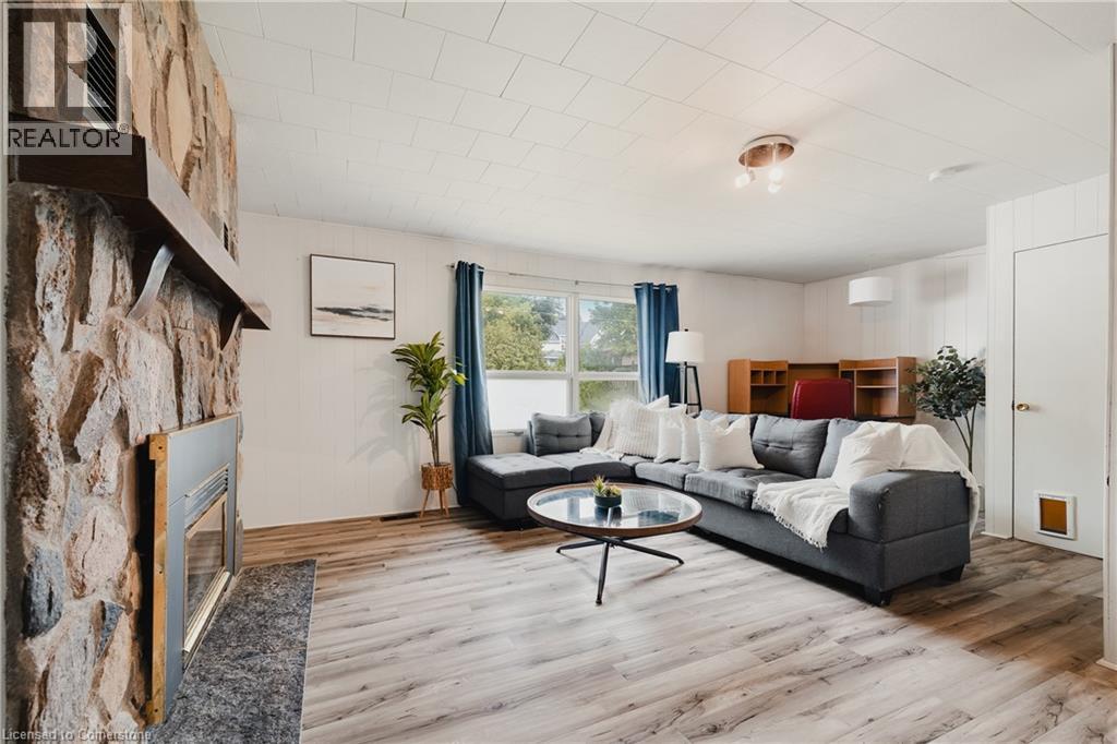 Photo 5 of 275 Clayton Street E, Listowel ON