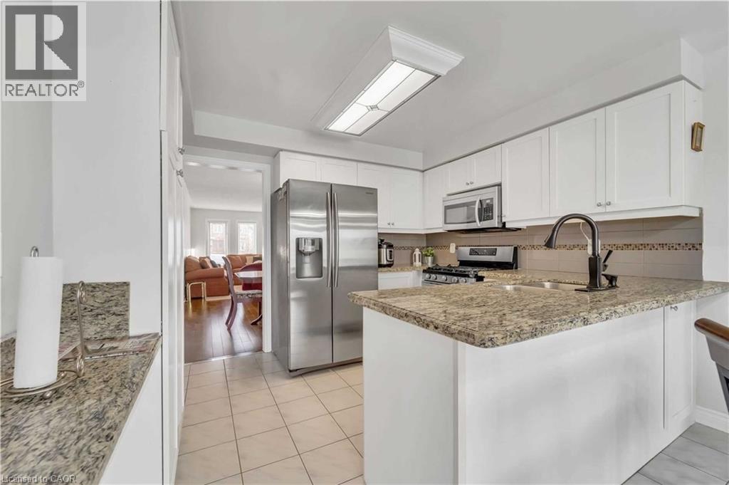 Photo 16 of 85 Cityview Circle, Barrie ON