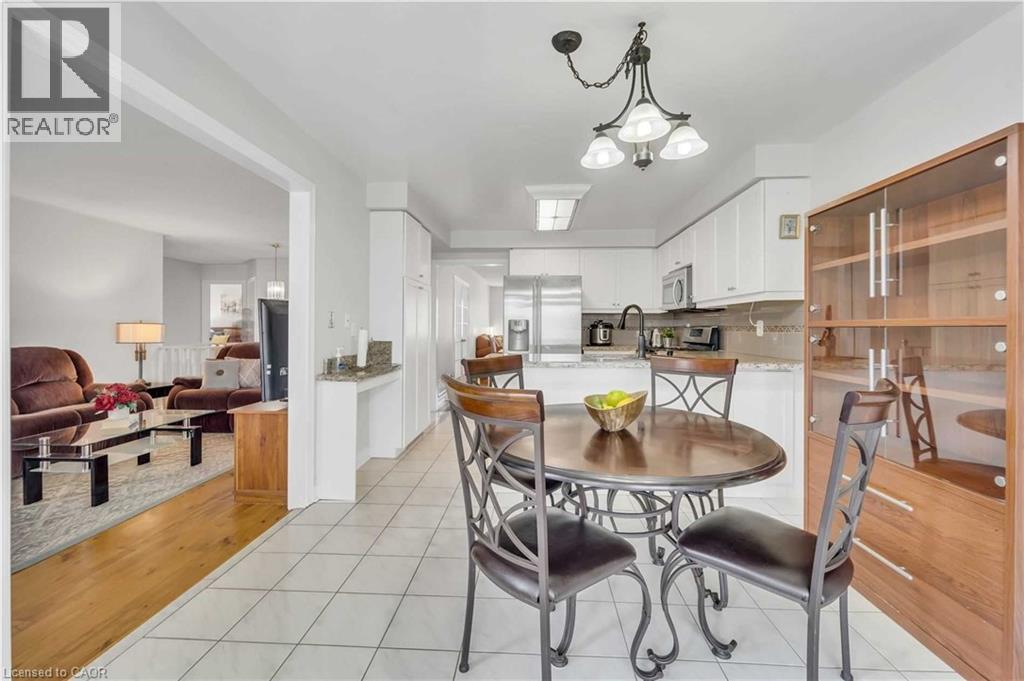 Photo 17 of 85 Cityview Circle, Barrie ON