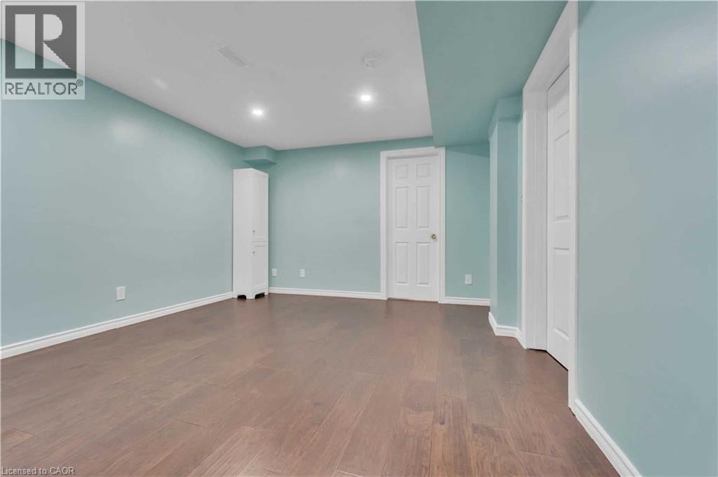 Photo 35 of 85 Cityview Circle, Barrie ON