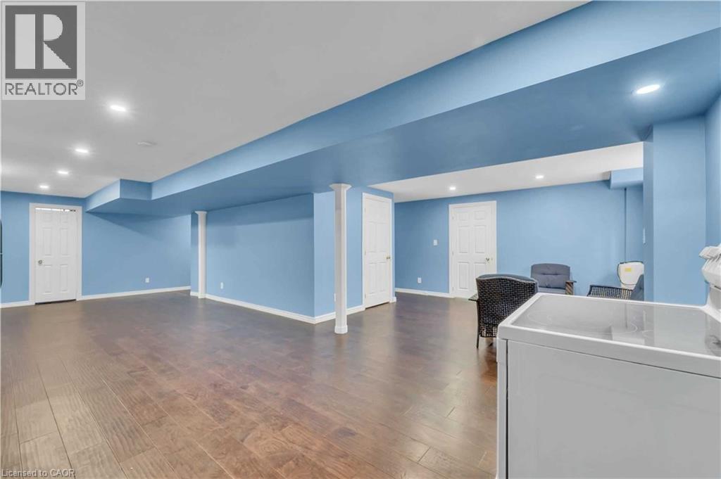 Photo 32 of 85 Cityview Circle, Barrie ON