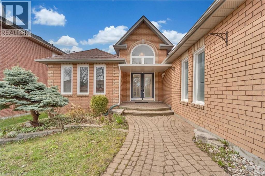 Photo 9 of 85 Cityview Circle, Barrie ON