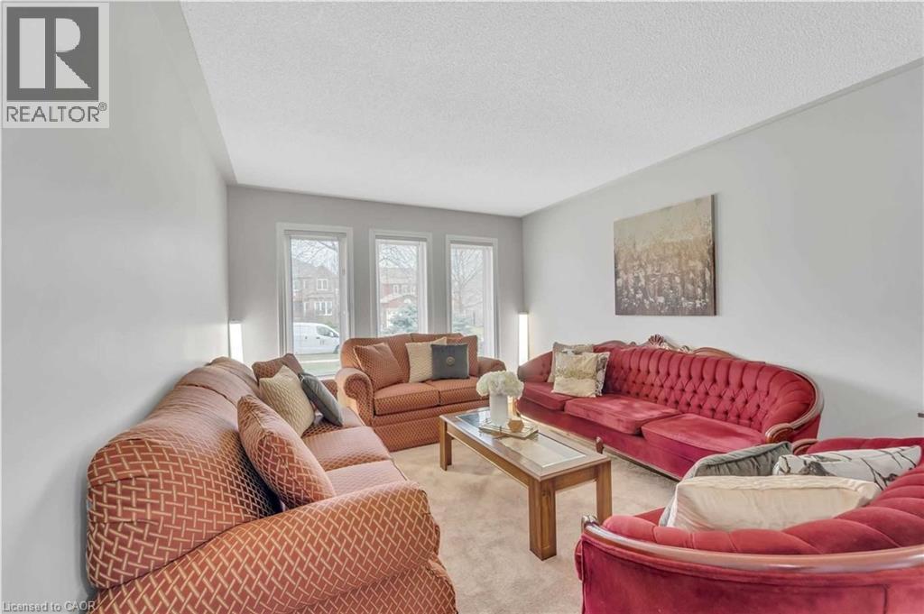 Photo 13 of 85 Cityview Circle, Barrie ON