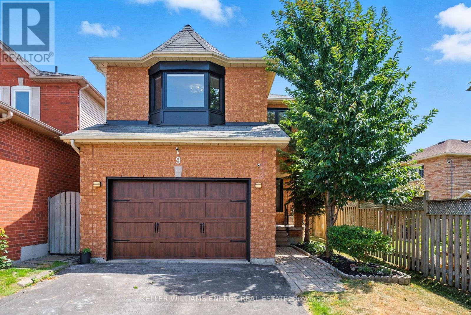 Photo 1 of 9 Glen Ray Court, Clarington ON