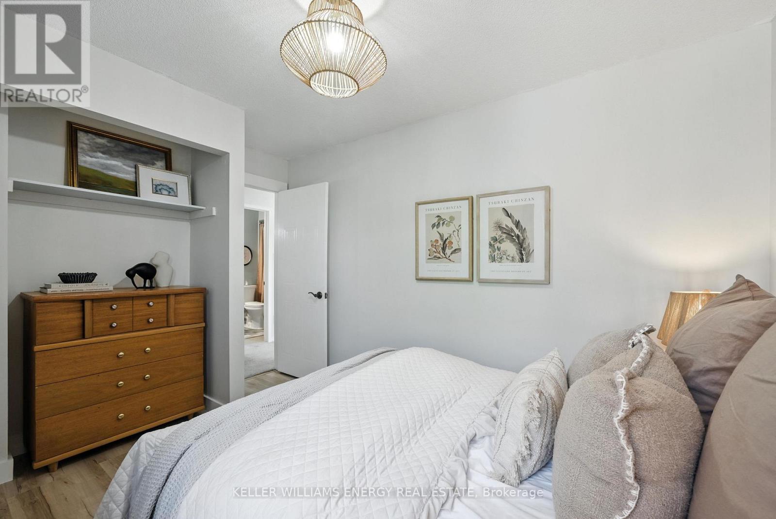 Photo 29 of 9 Glen Ray Court, Clarington ON