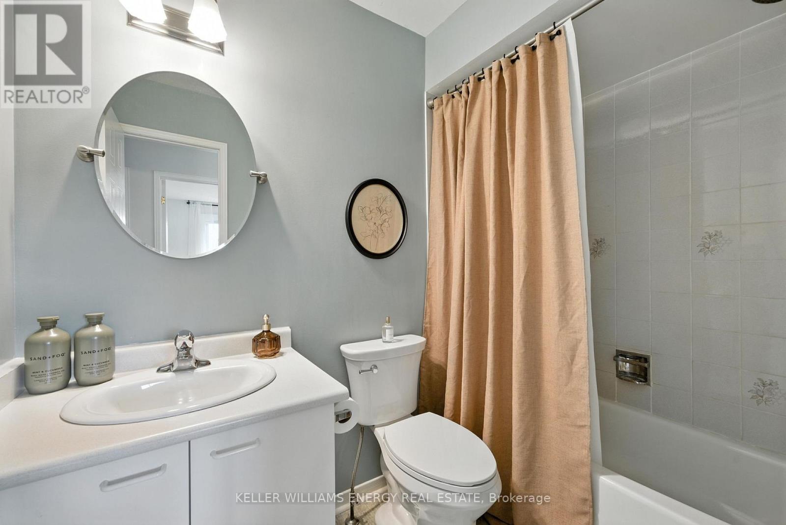 Photo 32 of 9 Glen Ray Court, Clarington ON