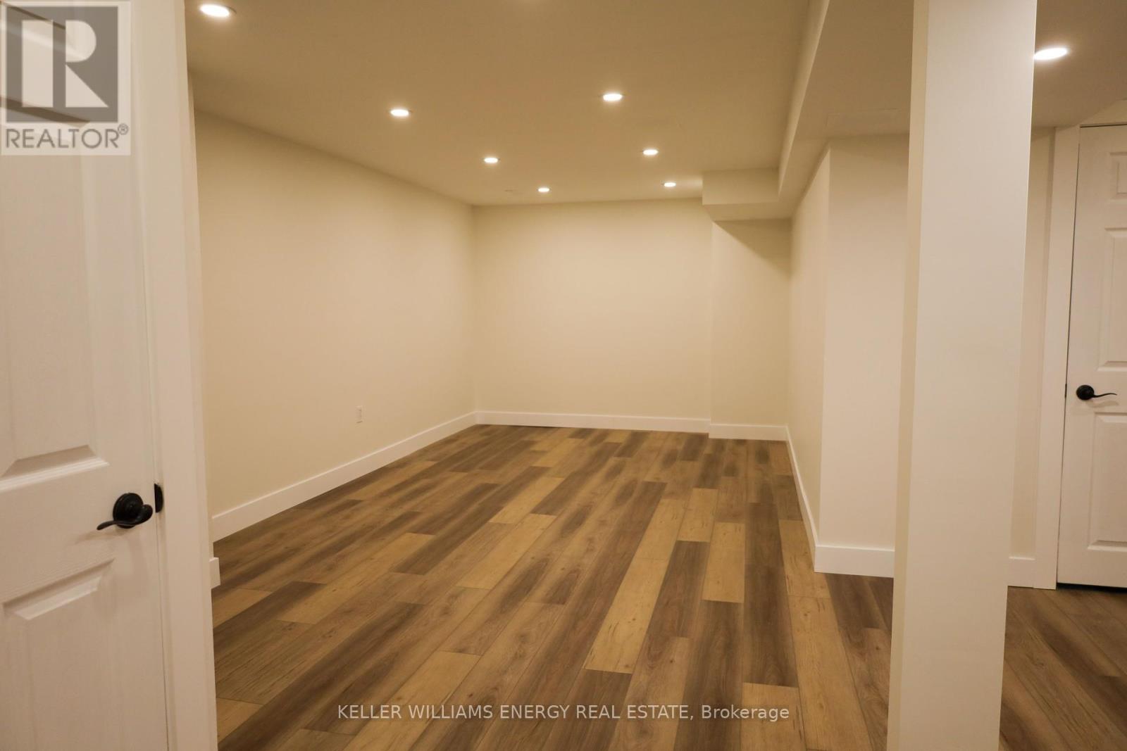 Photo 34 of 9 Glen Ray Court, Clarington ON