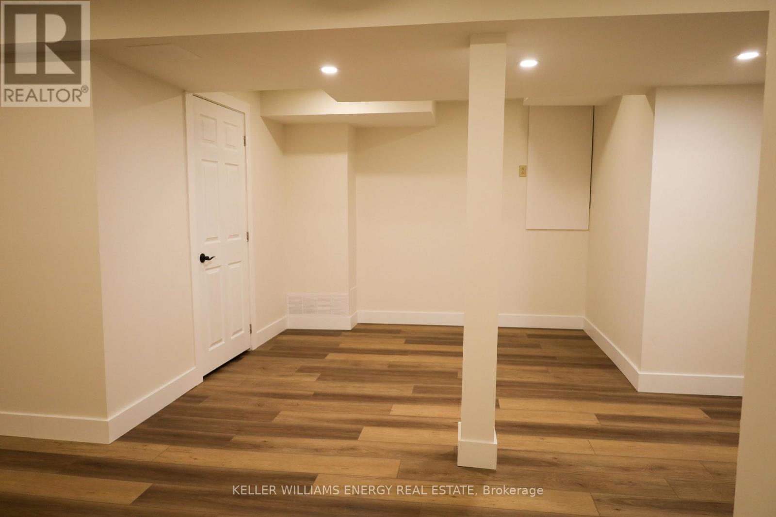 Photo 38 of 9 Glen Ray Court, Clarington ON
