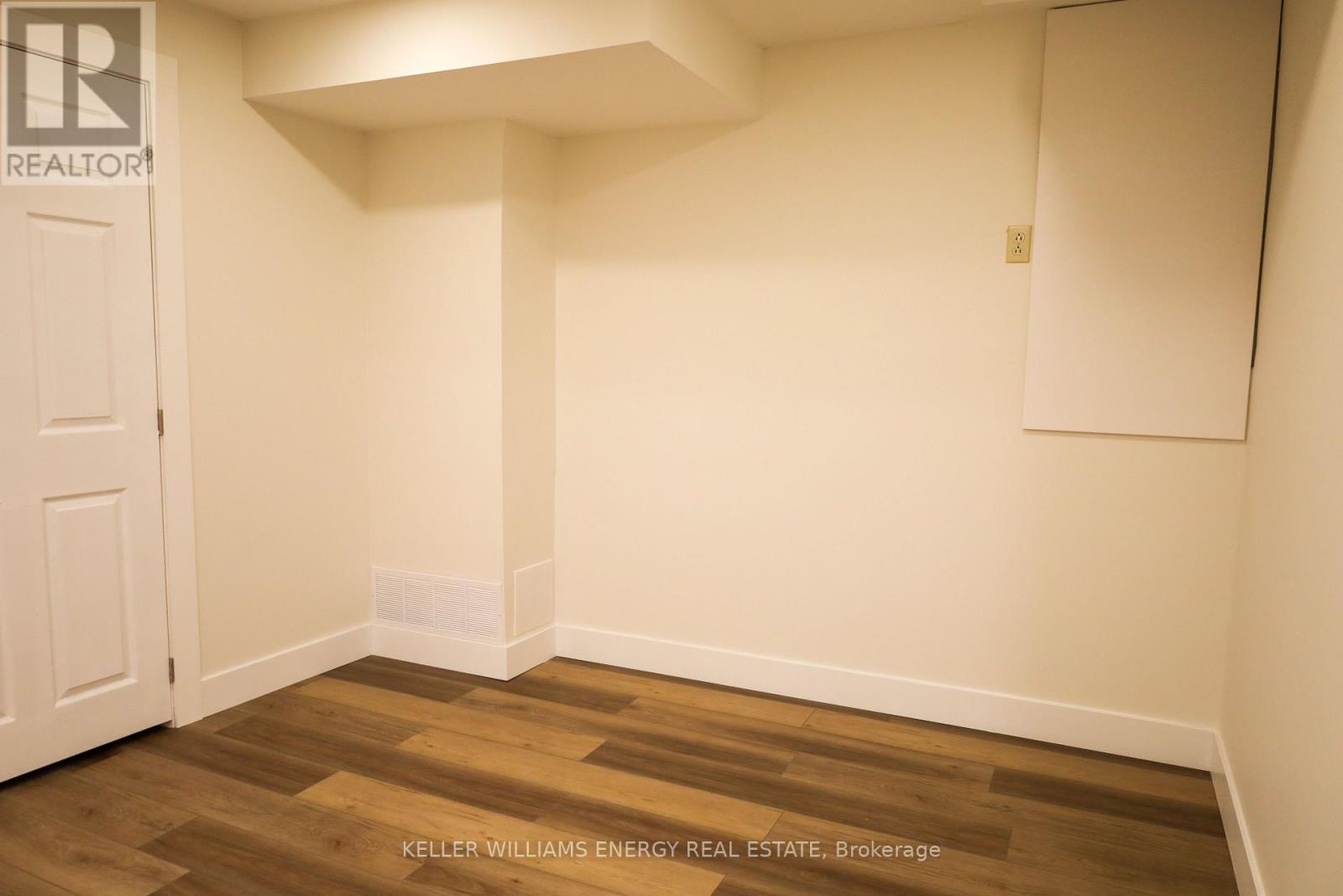 Photo 39 of 9 Glen Ray Court, Clarington ON