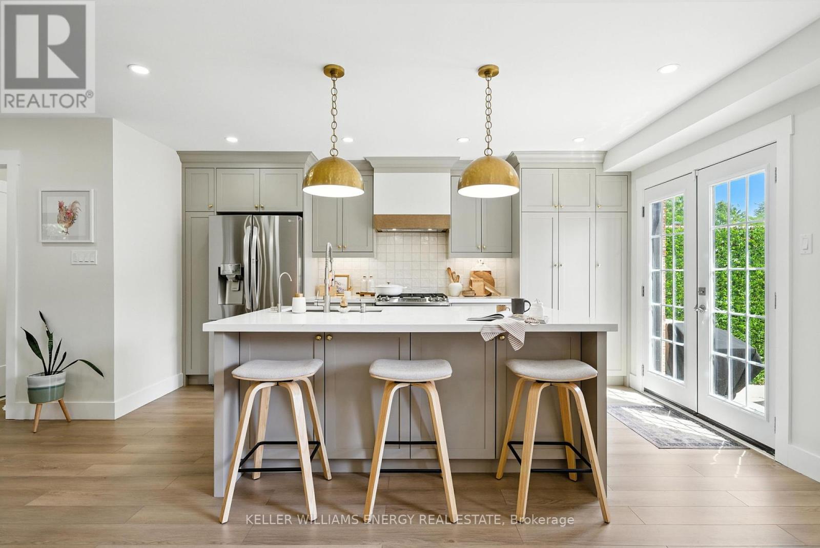 Photo 4 of 9 Glen Ray Court, Clarington ON