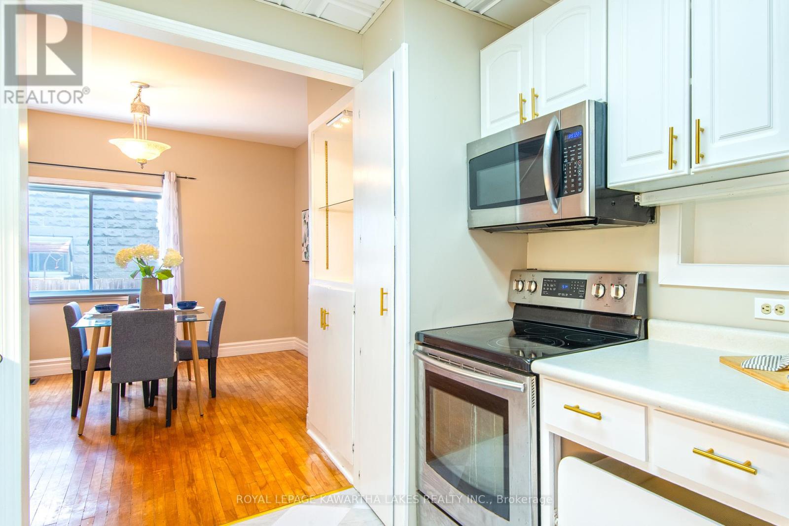 Photo 10 of 91 Glenelg Street W, Kawartha Lakes ON