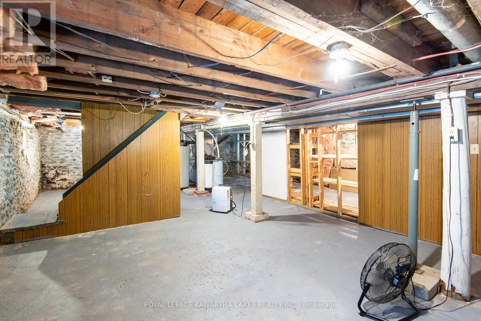 Photo 29 of 91 Glenelg Street W, Kawartha Lakes ON