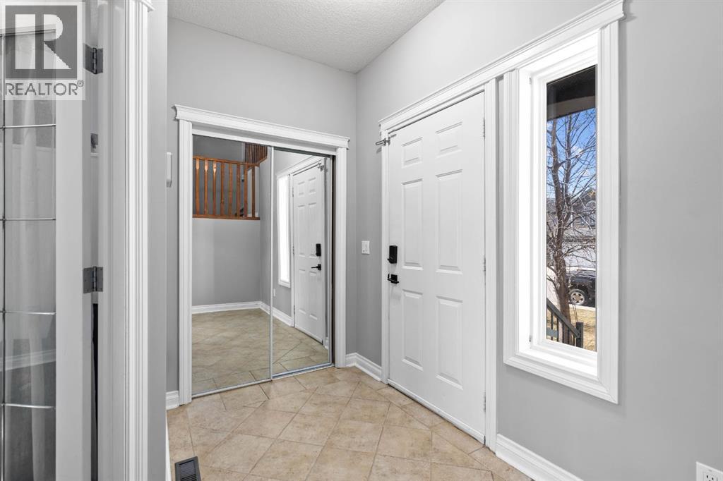 Photo 16 of 261 Canals Circle Sw, Airdrie AB