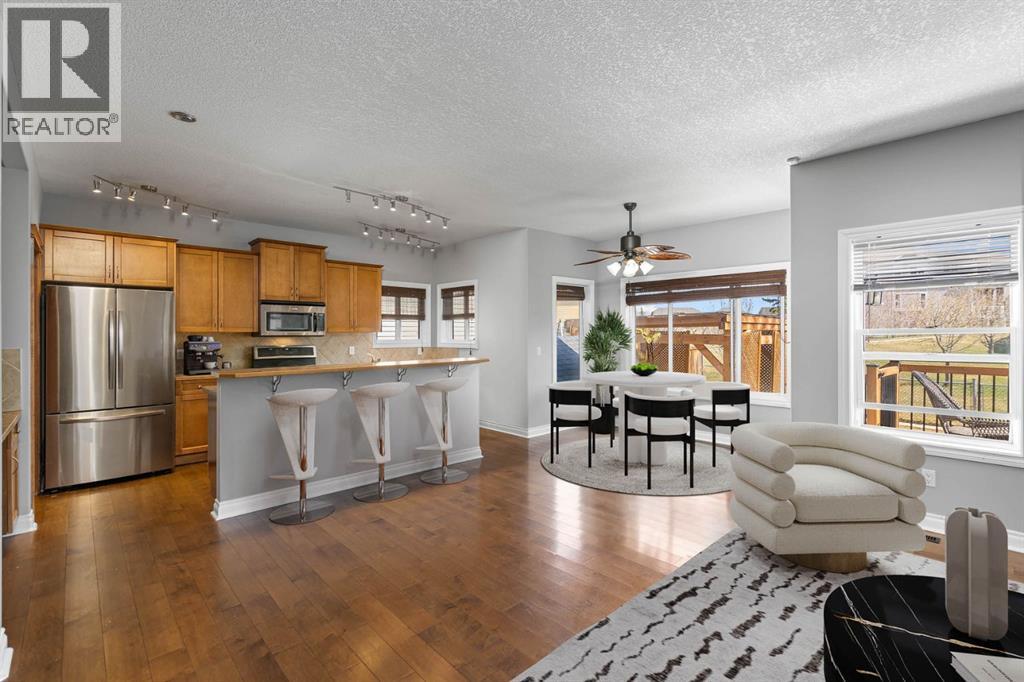 Photo 3 of 261 Canals Circle Sw, Airdrie AB