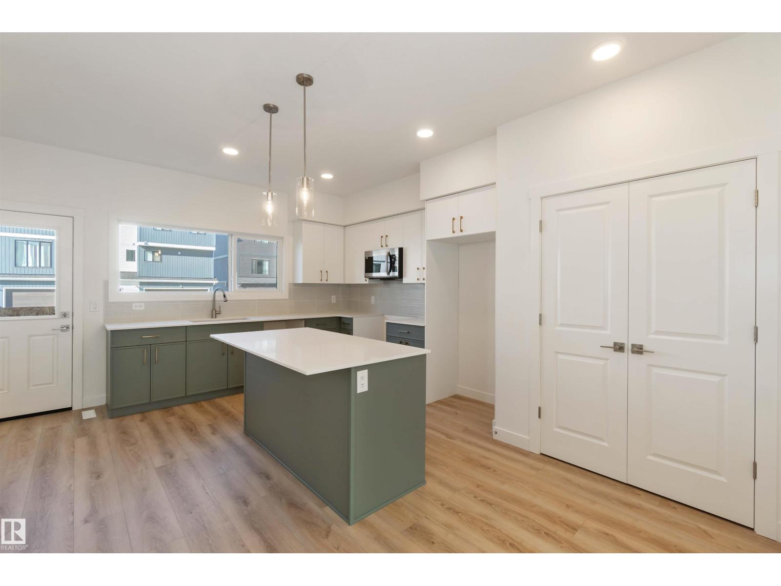 Photo 17 of 2036 191 St Nw, Edmonton AB
