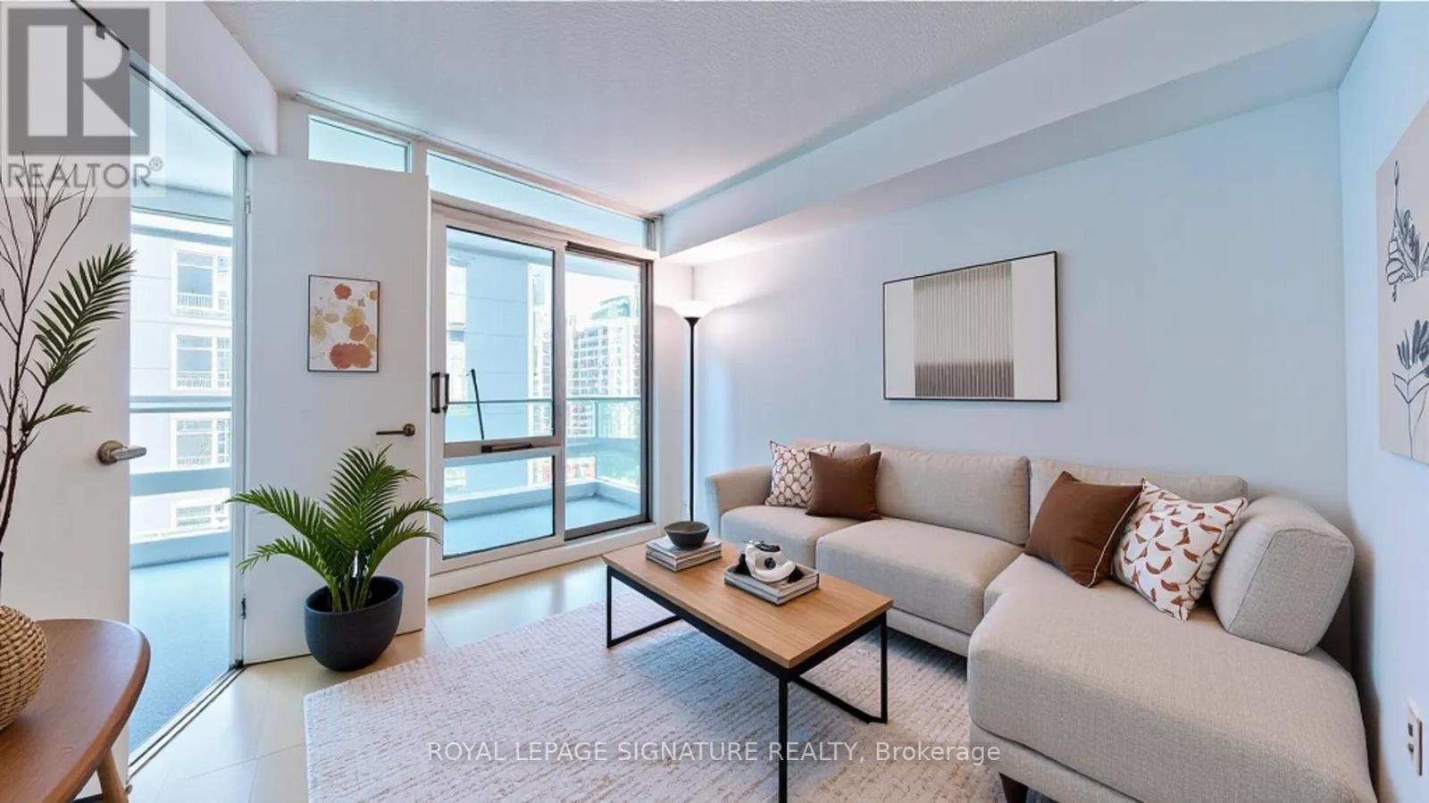 Photo 1 of 1411 600 Fleet Street, Toronto ON