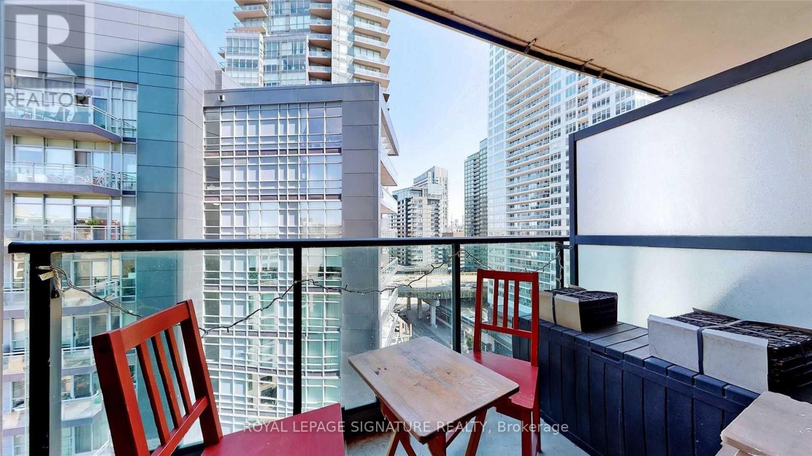 Photo 8 of 1411 600 Fleet Street, Toronto ON