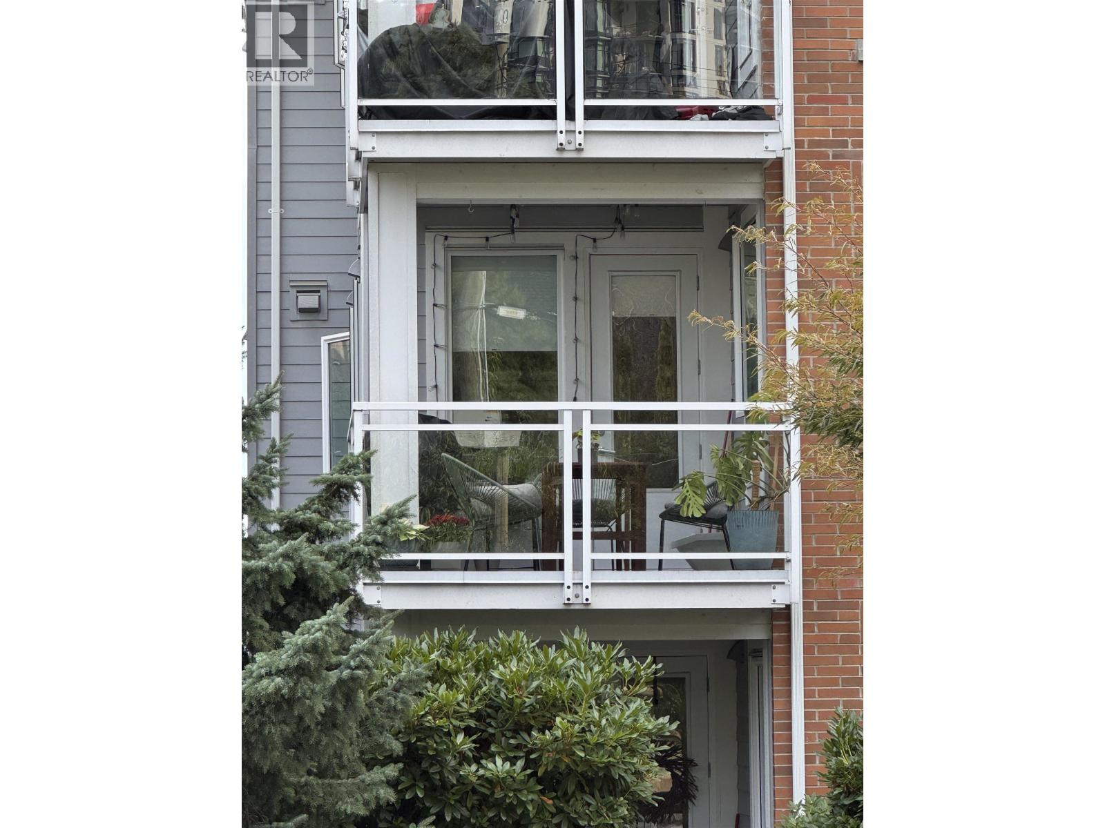 Photo 40 of 207 217 W 8th Street, North Vancouver BC