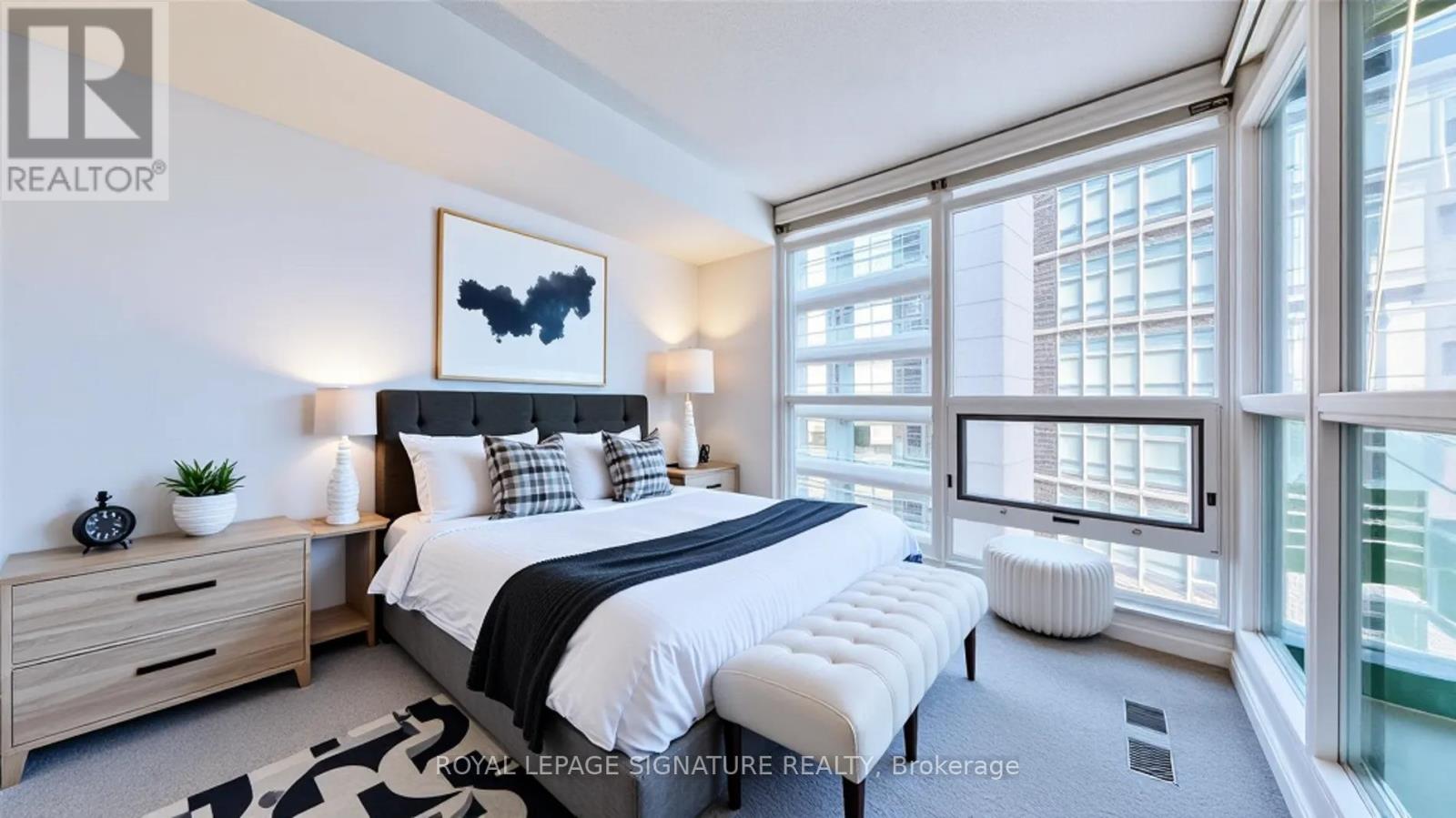 Photo 5 of 1411 600 Fleet Street, Toronto ON