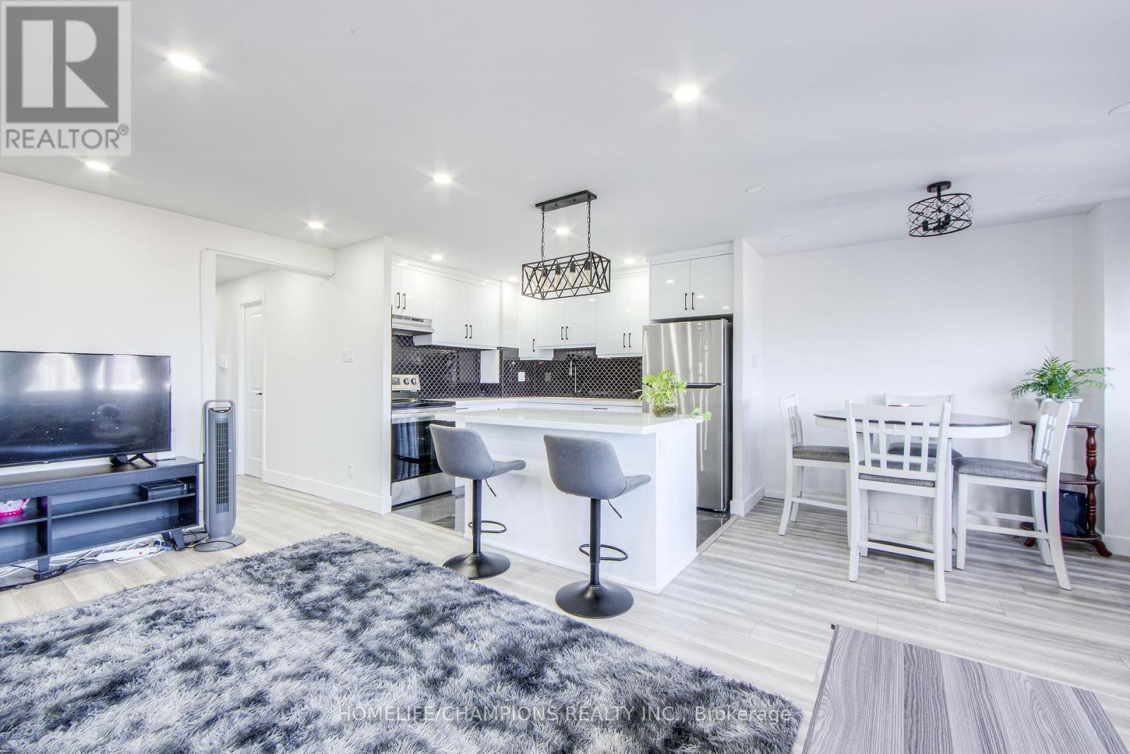 Photo 11 of 1210 100 Leeward Glenway, Toronto ON