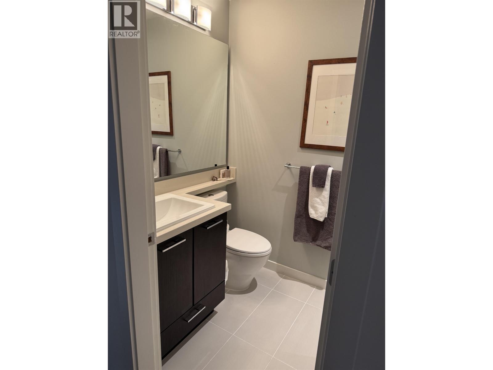 Photo 13 of 207 217 W 8th Street, North Vancouver BC