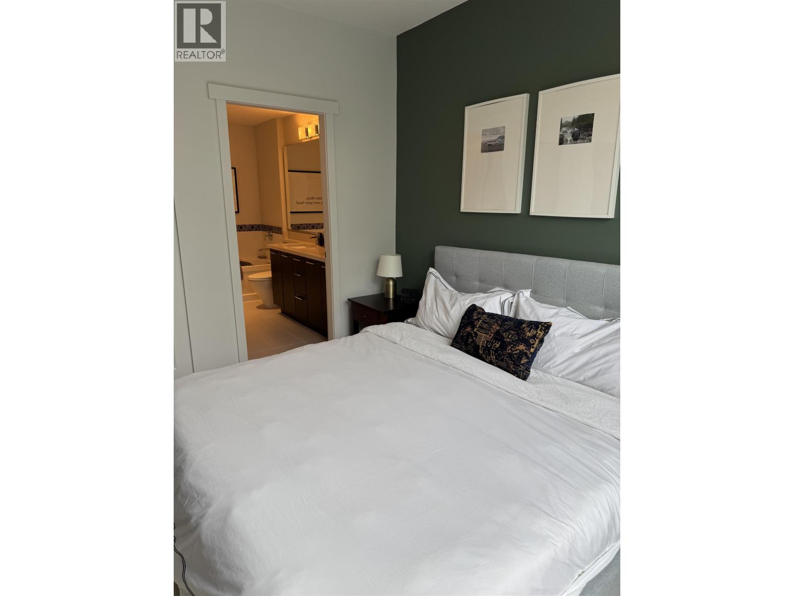 Photo 30 of 207 217 W 8th Street, North Vancouver BC