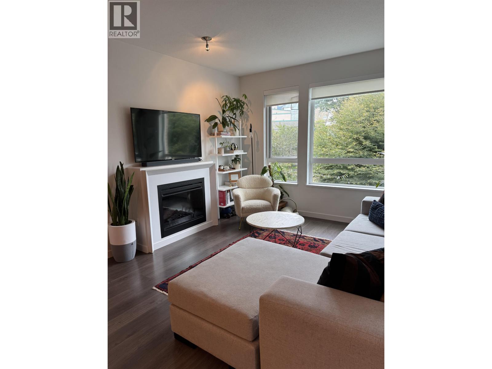 Photo 18 of 207 217 W 8th Street, North Vancouver BC