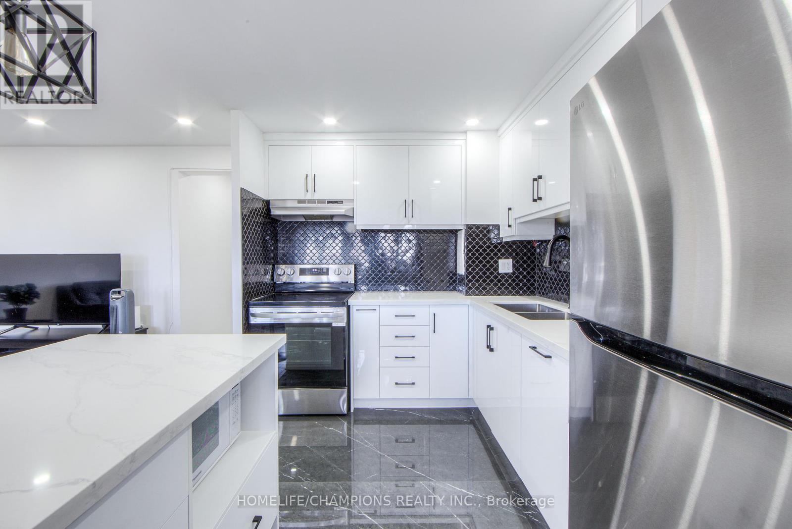 Photo 7 of 1210 100 Leeward Glenway, Toronto ON