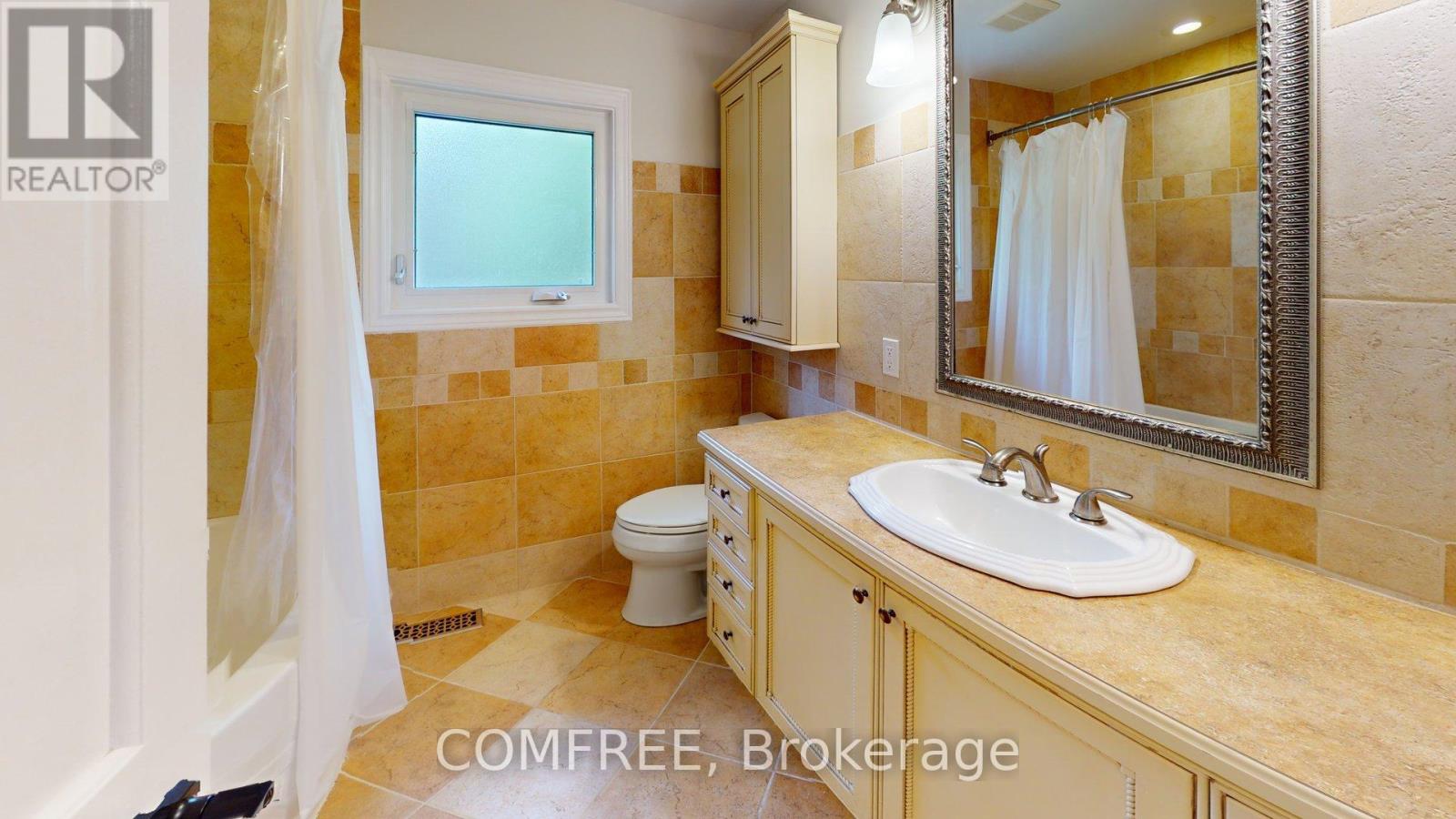 Photo 12 of 40 Sir Gawaine Place, Markham ON