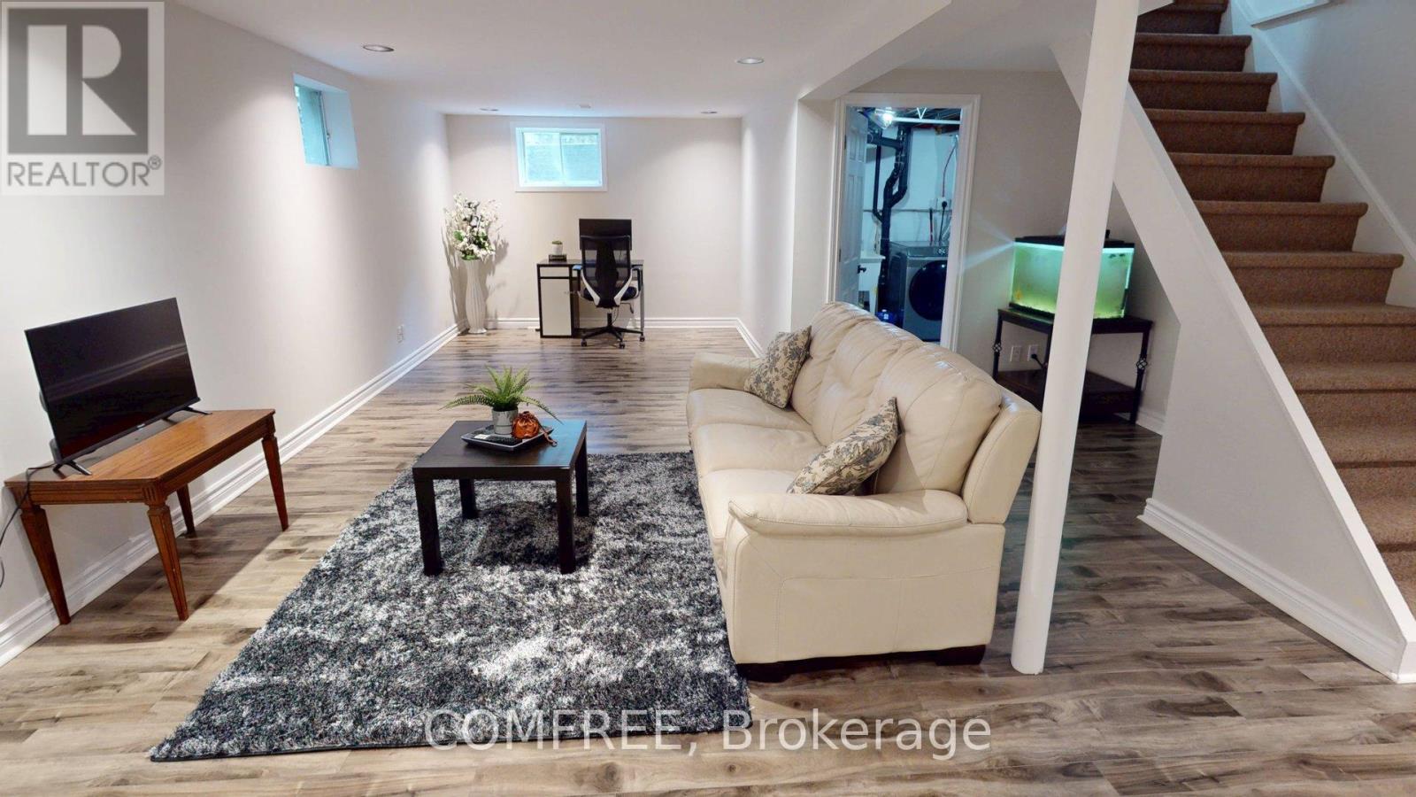 Photo 19 of 40 Sir Gawaine Place, Markham ON
