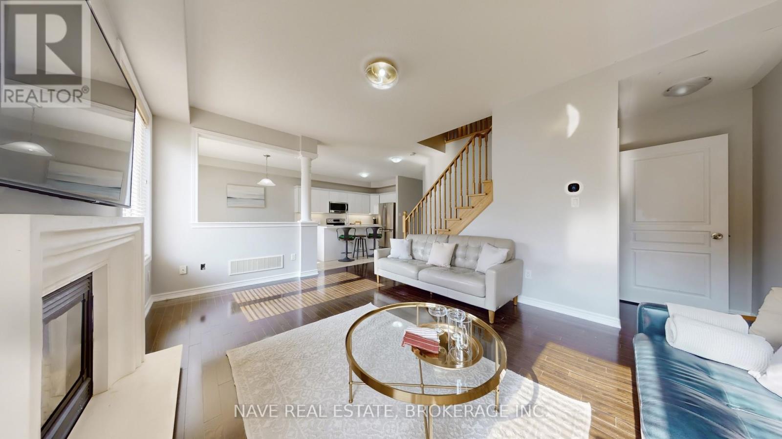 Photo 2 of 66 Lourakis Street, Richmond Hill ON