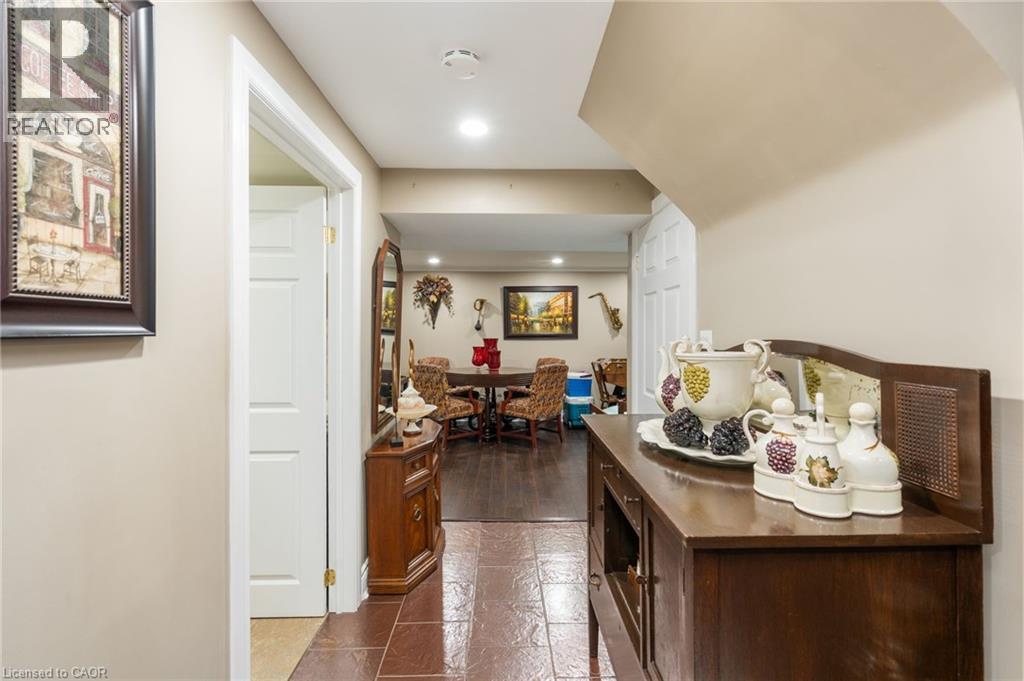 Photo 24 of 2545 Pollard Drive, Mississauga ON
