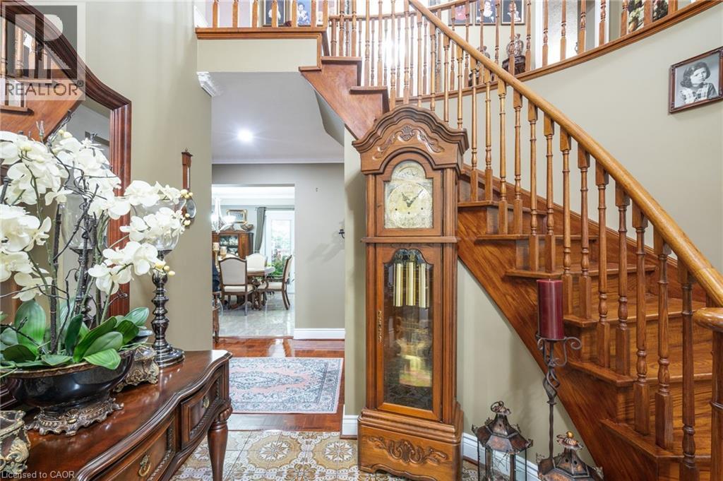 Photo 5 of 2545 Pollard Drive, Mississauga ON