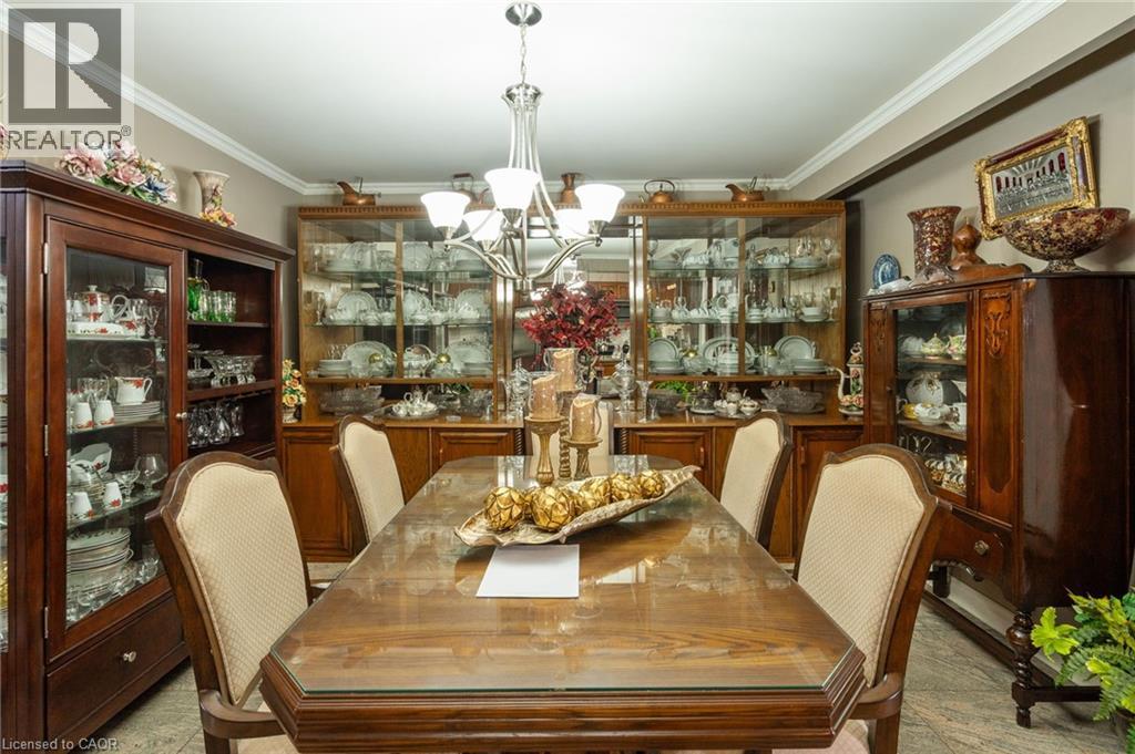 Photo 10 of 2545 Pollard Drive, Mississauga ON