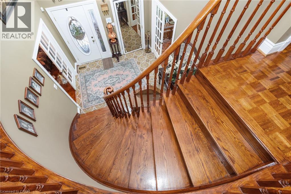 Photo 14 of 2545 Pollard Drive, Mississauga ON