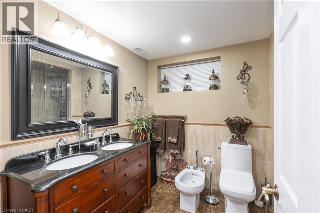Photo 26 of 2545 Pollard Drive, Mississauga ON