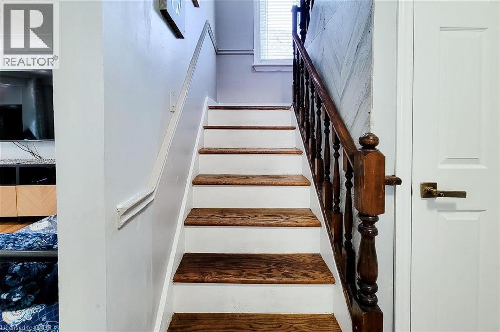 Photo 16 of 189 Federal Street, Hamilton ON