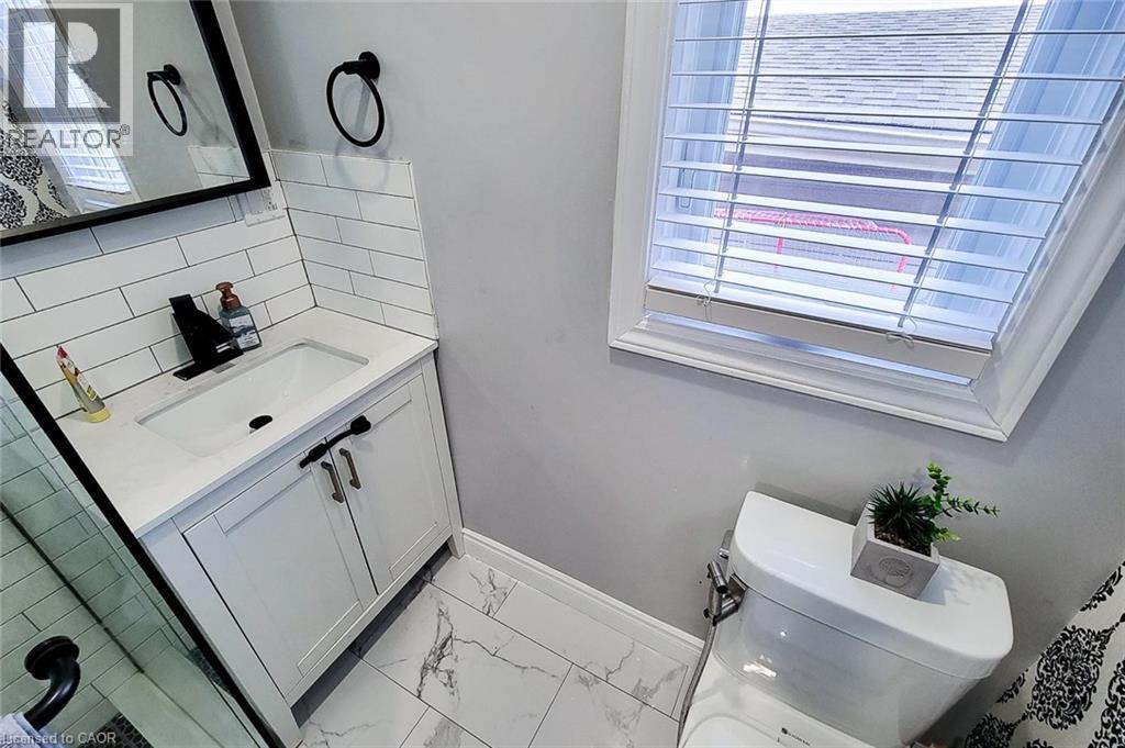 Photo 15 of 189 Federal Street, Hamilton ON