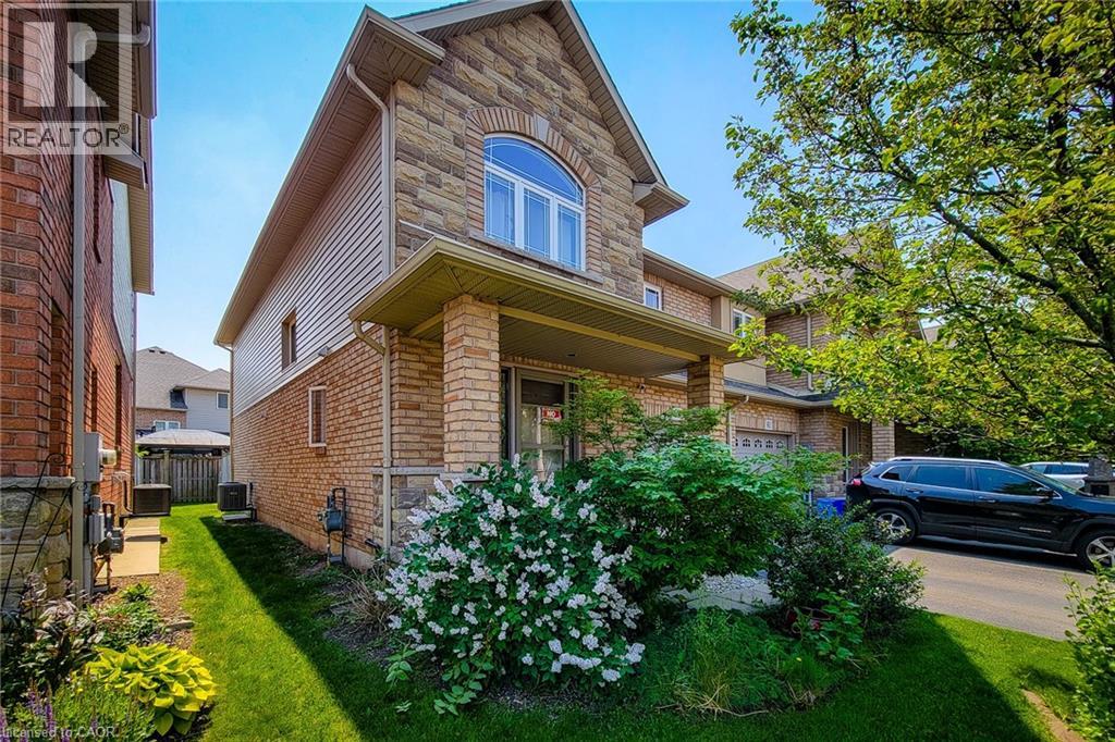 Photo 4 of 59 Periwinkle Drive, Stoney Creek ON